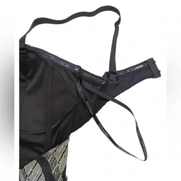 Guess Sleeveless Halter Hi Lo Black & White  Dress Size 4 - Picture 7 of 11